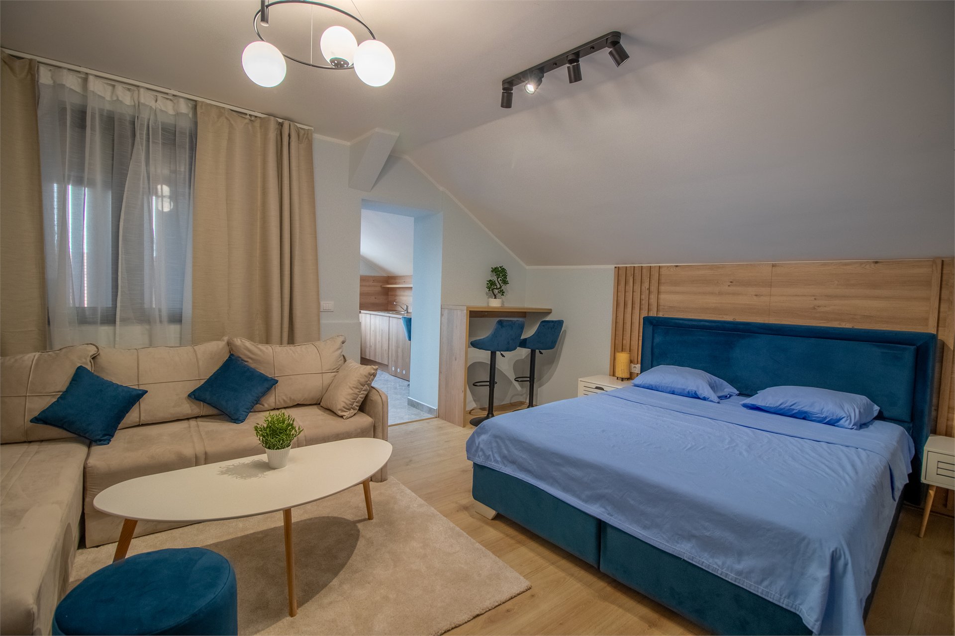 Azzure Suite moderan apartman za do 6 gostiju i grupe